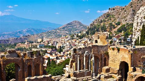 versace taormina|The Beginner's Guide to Taormina, Italy .